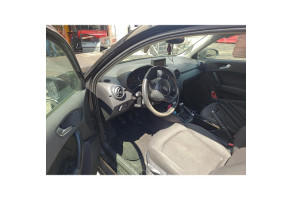 Verin de coffre AUDI A1 1 Photo n°9