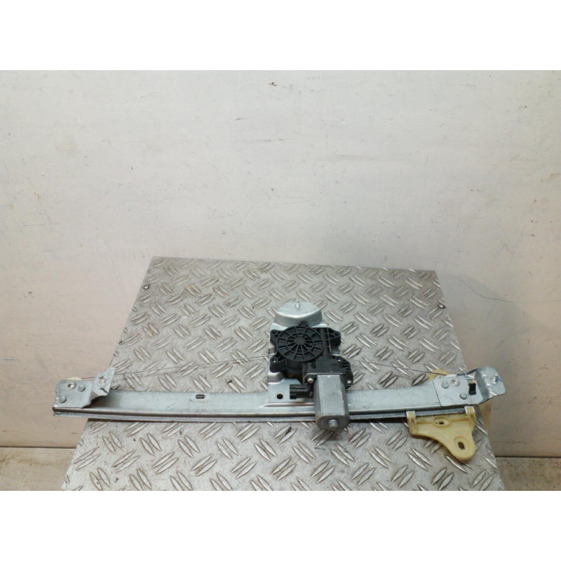 Leve vitre electrique avant droit RENAULT CLIO 4 Photo n°1