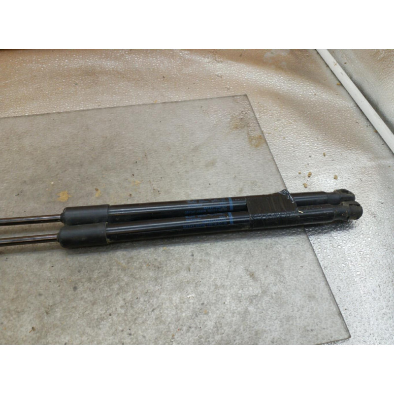 Verin de coffre AUDI A1 1 Photo n°1