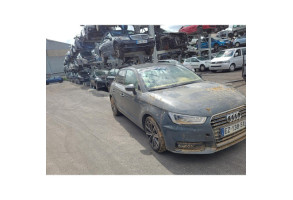 Verin de coffre AUDI A1 1 Photo n°14