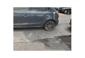 Verin de coffre AUDI A1 1 Photo n°15