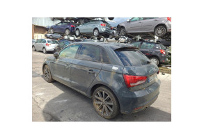 Verin de coffre AUDI A1 1 Photo n°18