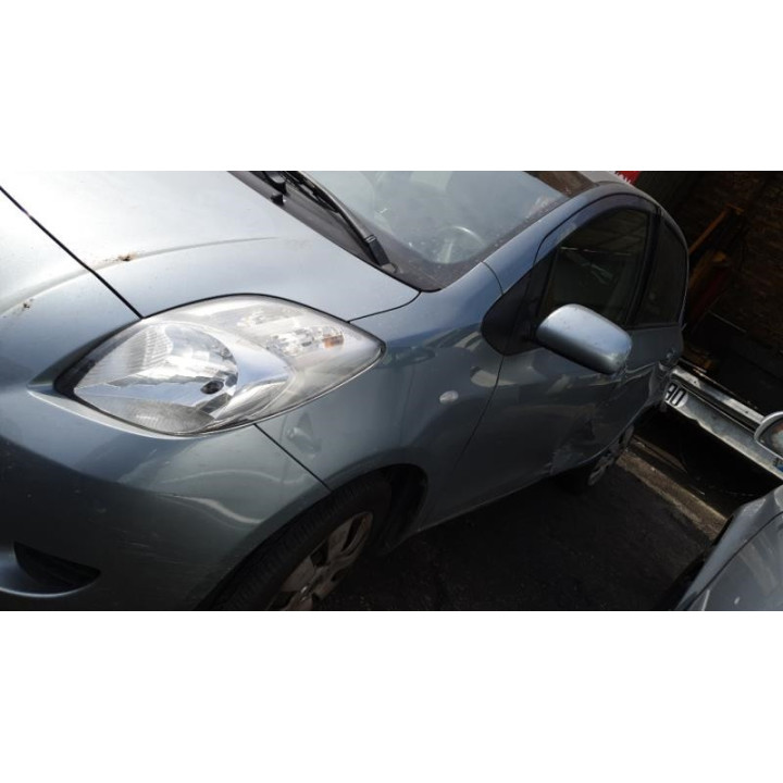 Poignee porte avant gauche TOYOTA YARIS 2 Photo n°7