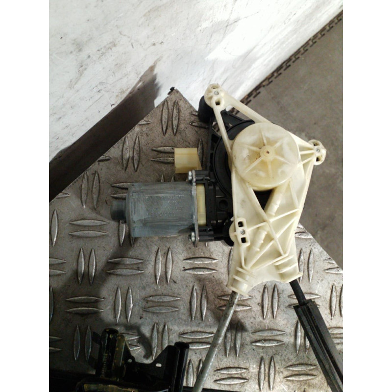 Leve vitre electrique avant droit AUDI A3 3 Photo n°1