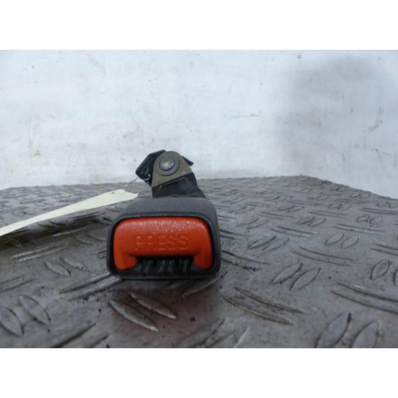 Attache ceinture arriere droit CHRYSLER PT CRUISER Photo n°1