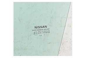 Vitre avant gauche NISSAN MICRA 5 Photo n°5
