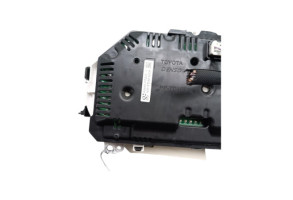 Compteur TOYOTA YARIS 3 Photo n°1