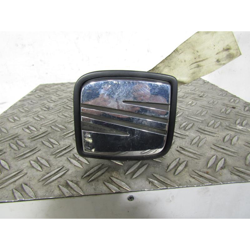 Bouton de coffre SEAT LEON 1 Photo n°1