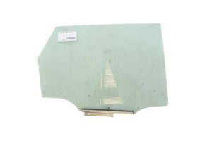 Vitre arriere droit TOYOTA VERSO-S Photo n°1