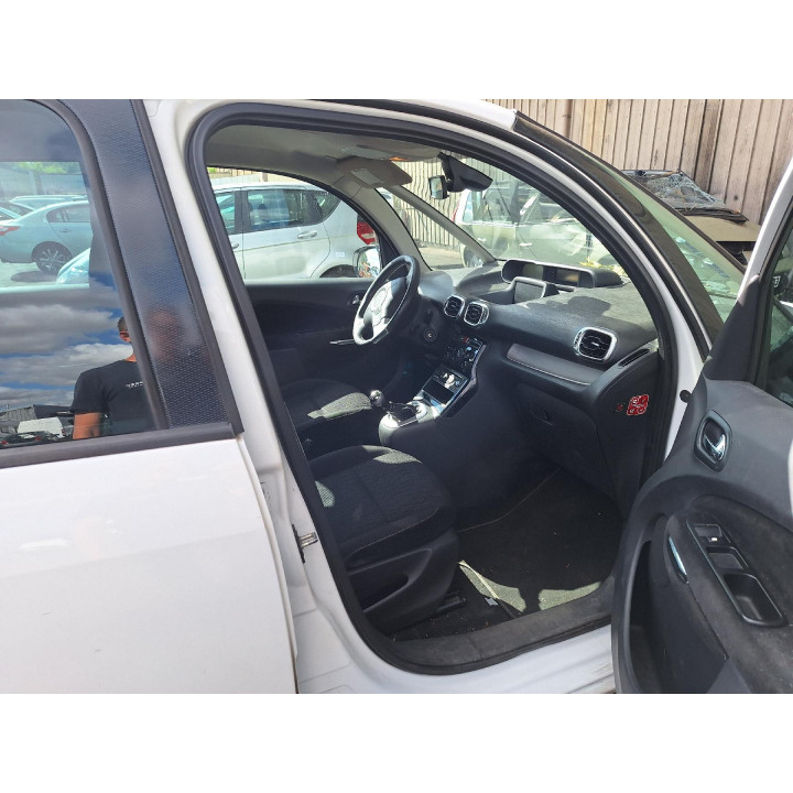 Feu arriere principal droit (feux) CITROEN C3 PICASSO Photo n°9