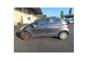 Pare choc avant TOYOTA YARIS 2 Photo n°13