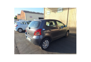 Pare choc avant TOYOTA YARIS 2 Photo n°16
