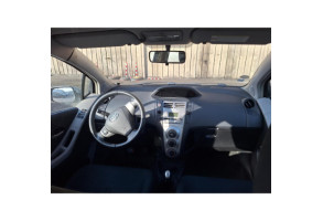 Pare choc avant TOYOTA YARIS 2 Photo n°17