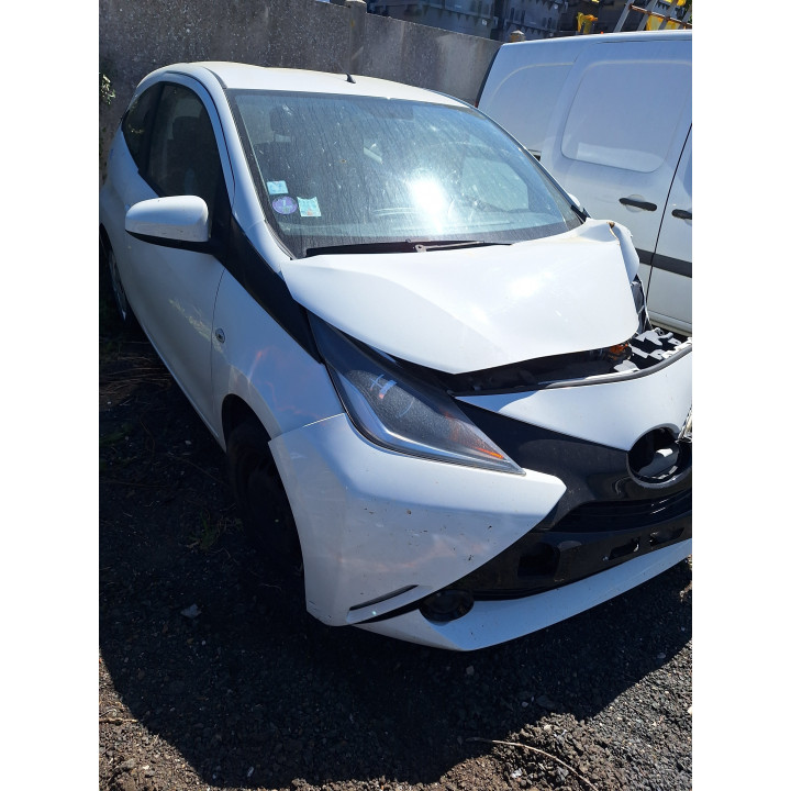 Compresseur clim TOYOTA AYGO 2 Photo n°8
