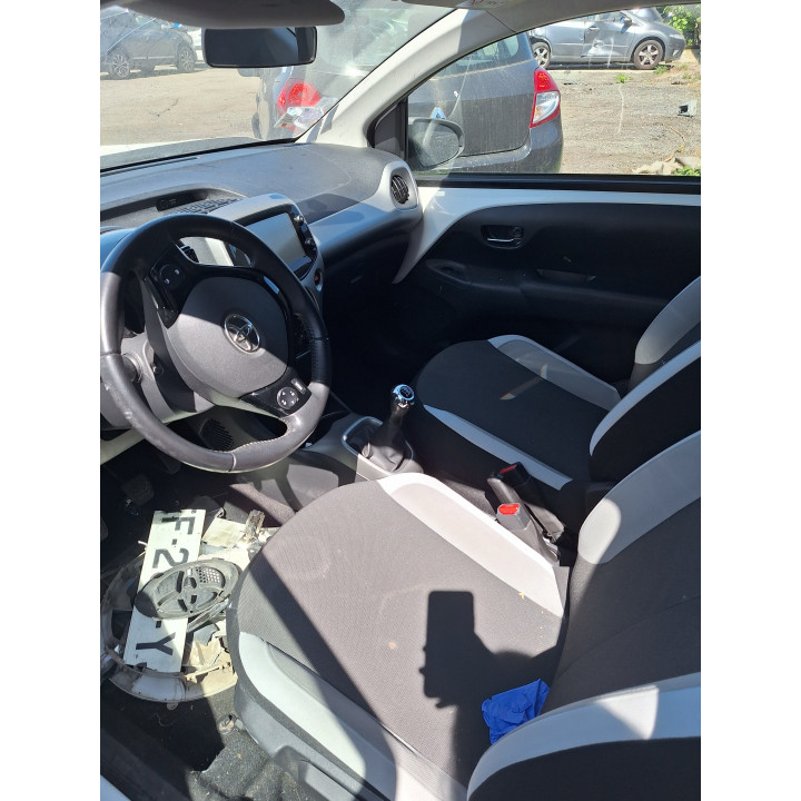 Compresseur clim TOYOTA AYGO 2 Photo n°12