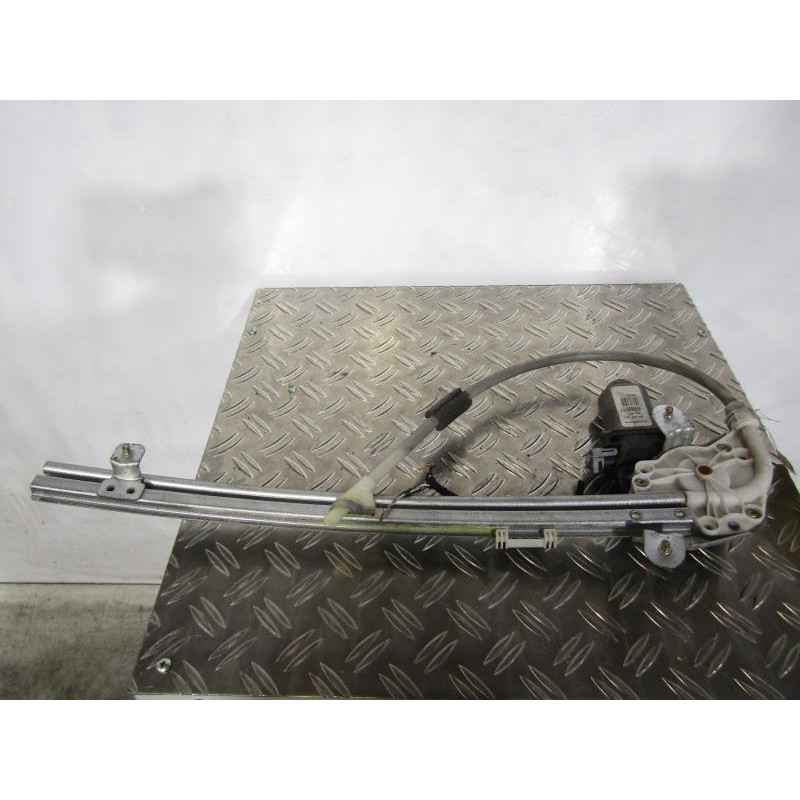 Leve vitre electrique arriere gauche RENAULT LAGUNA 2 Photo n°1