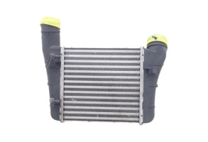Echangeur air (Intercooler) AUDI A4 2 Photo n°1