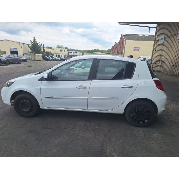Feu arriere principal droit (feux) RENAULT CLIO 3 Photo n°11