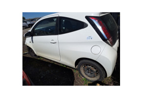 Vase de lave glace TOYOTA AYGO 2 Photo n°10
