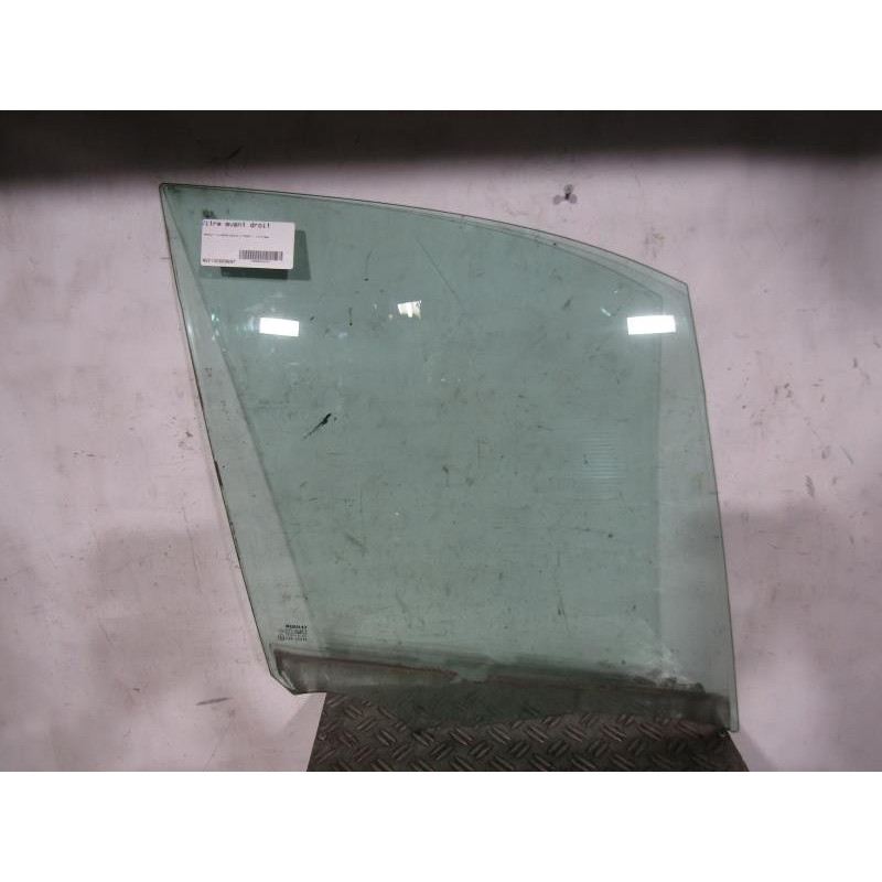Vitre avant droit RENAULT SCENIC 2 Photo n°1