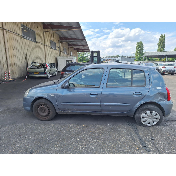 Feu arriere principal droit (feux) RENAULT CLIO 2 CAMPUS Photo n°14
