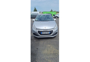 Feu arriere stop central PEUGEOT 208 1 Photo n°8