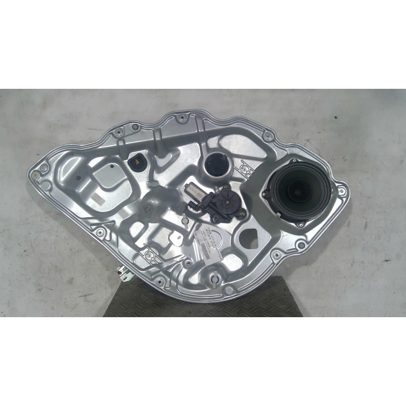 Leve vitre electrique arriere droit LANCIA MUSA Photo n°1