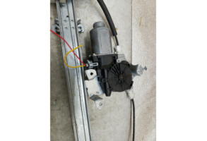 Leve vitre electrique avant droit NISSAN NOTE 1 Photo n°2