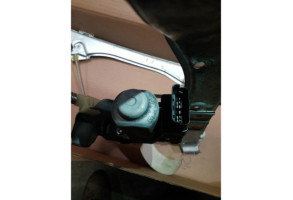 Leve vitre electrique arriere droit RENAULT CLIO 3 Photo n°5