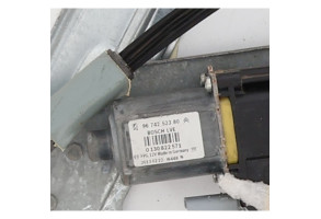 Leve vitre electrique avant droit PEUGEOT 208 1 Photo n°7