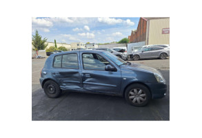 Pare choc avant RENAULT CLIO 2 CAMPUS Photo n°12