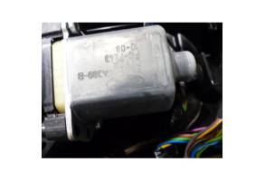 Leve vitre electrique avant gauche FORD FIESTA 6 Photo n°3