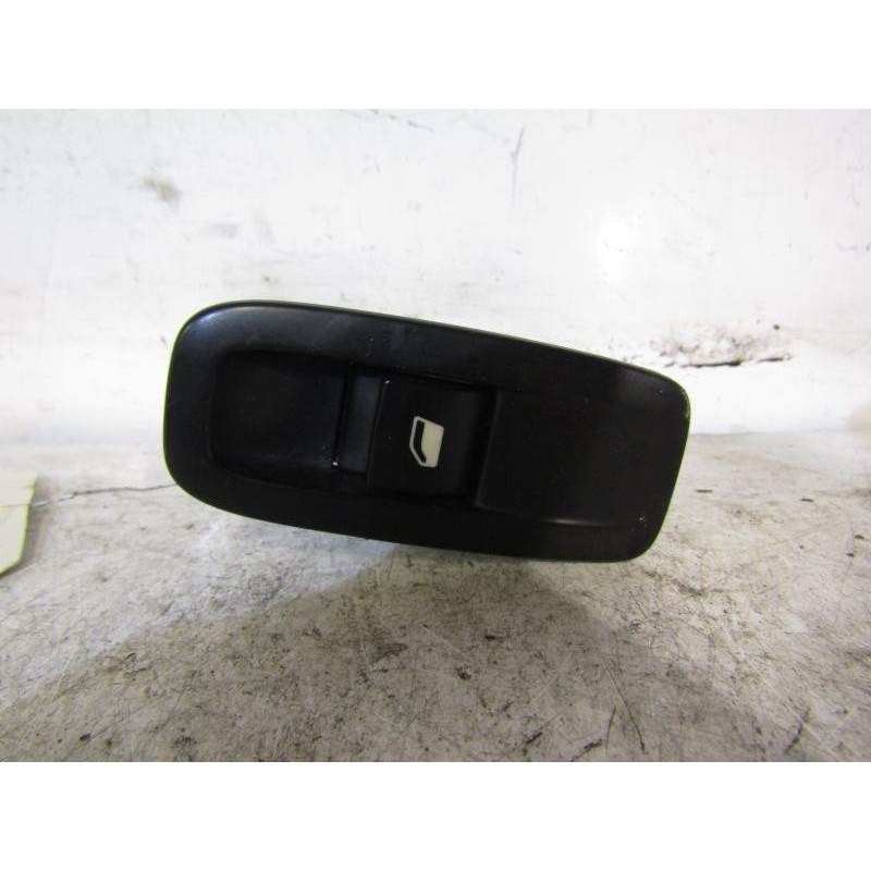 Interrupteur de leve vitre arriere droit CITROEN C4 PICASSO 2 Photo n°1