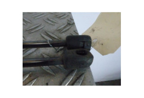 Verin de coffre SUZUKI SWIFT 3 Photo n°2