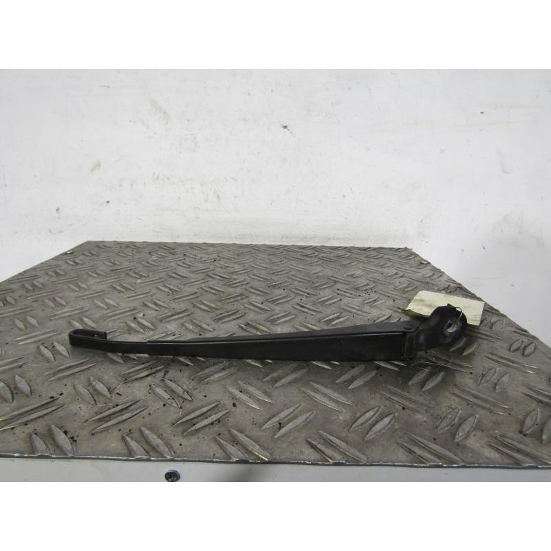 Bras essuie glace arriere VOLKSWAGEN PASSAT 4 Photo n°1