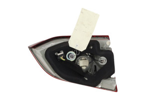Feu arriere secondaire droit (feux) PEUGEOT 308 2 SW Photo n°6
