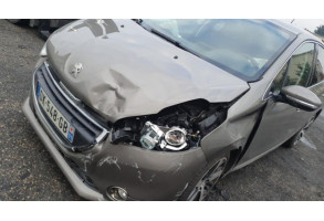 Verin de coffre PEUGEOT 208 1 Photo n°9