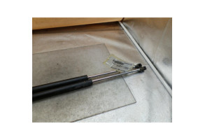 Verin de coffre RENAULT ESPACE 4 Photo n°2