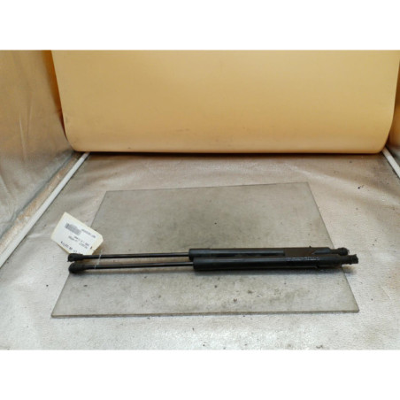 Verin de coffre PEUGEOT 208 1