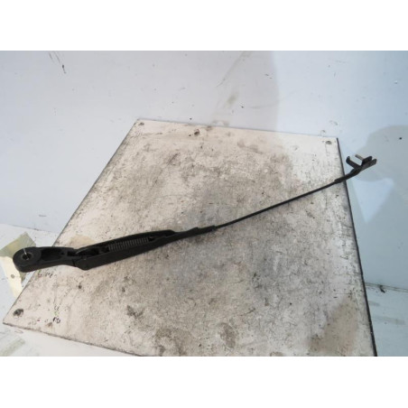 Bras essuie glace avant gauche VOLKSWAGEN PASSAT 4