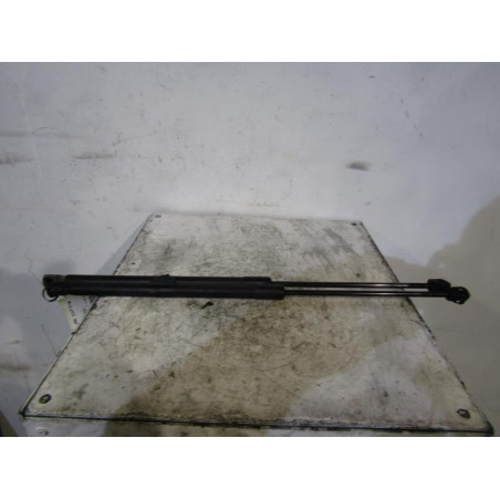 Verin de coffre MAZDA 3 1