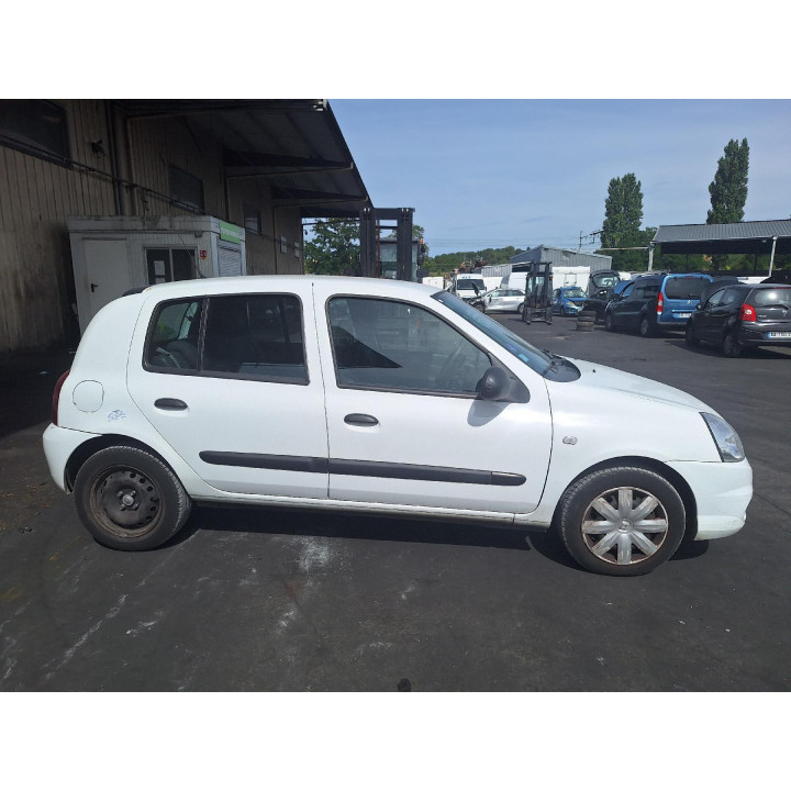 Feu arriere principal droit (feux) RENAULT CLIO 2 CAMPUS Photo n°13