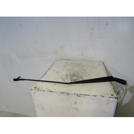 Bras essuie glace avant droit VOLKSWAGEN POLO 4