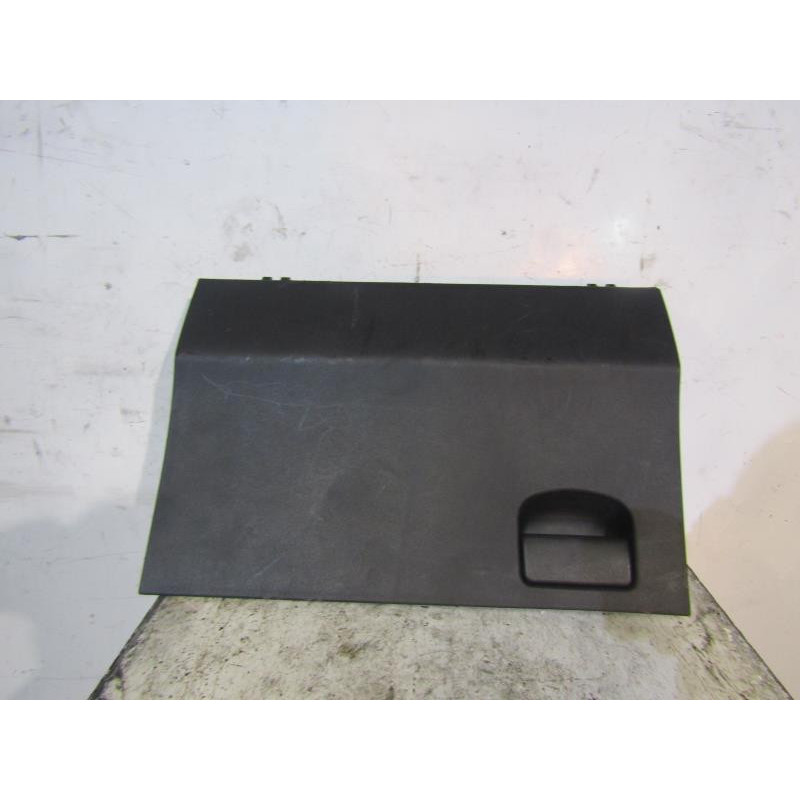 Porte boite a gants TOYOTA YARIS 2 Photo n°1