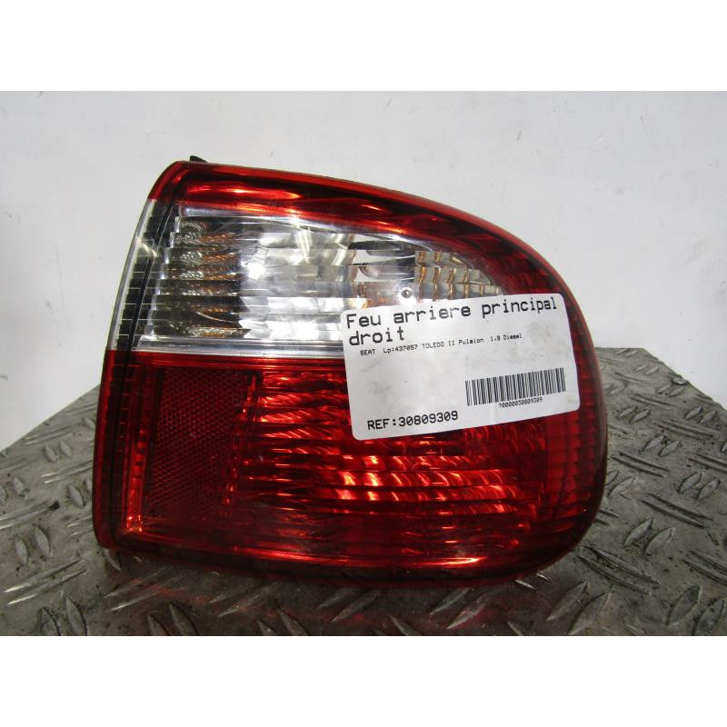 Feu arriere principal droit (feux) SEAT TOLEDO 2 Photo n°1