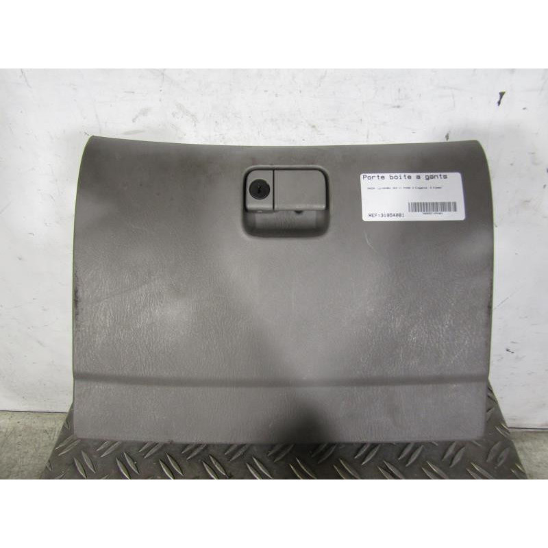 Porte boite a gants MAZDA 323 6 Photo n°1
