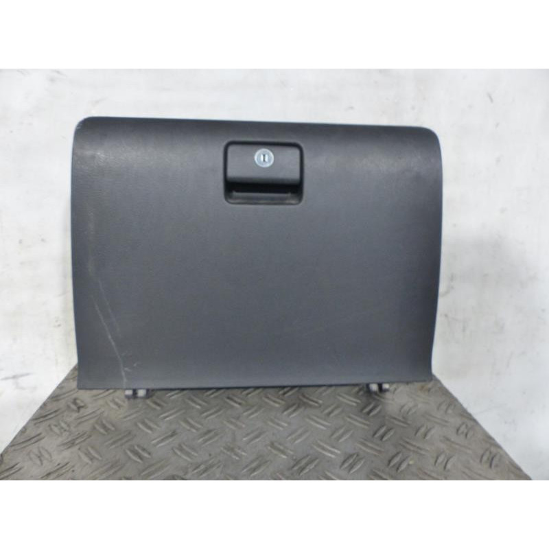Porte boite a gants TOYOTA COROLLA VERSO 2 Photo n°1