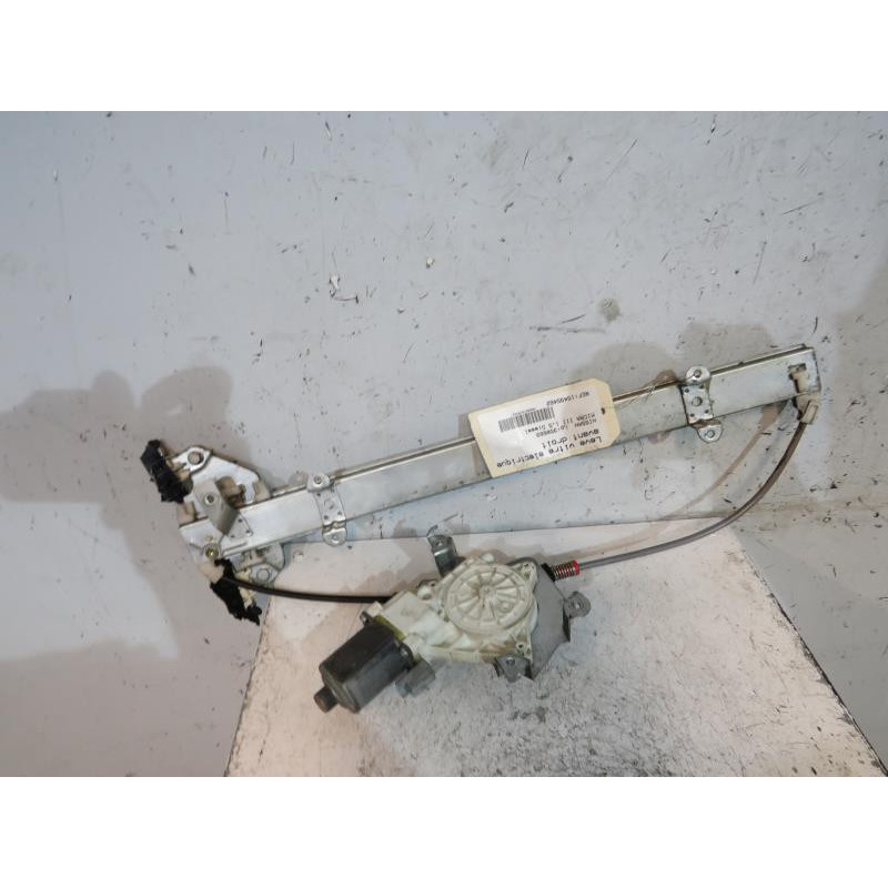 Leve vitre electrique avant droit NISSAN MICRA 3 Photo n°1
