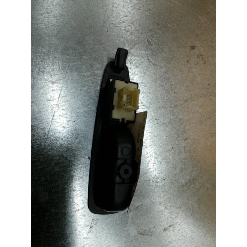 Interrupteur de leve vitre arriere gauche RENAULT CLIO 4 Photo n°1