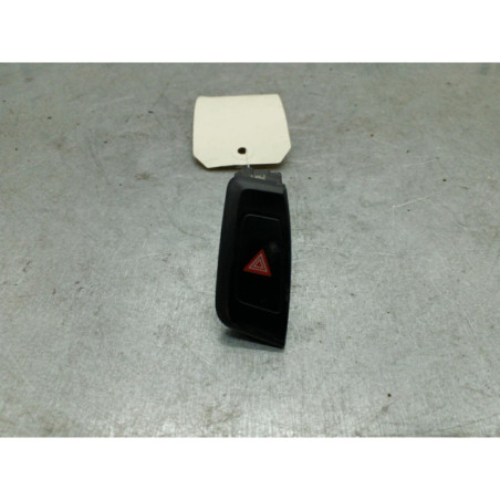 Bouton de warning AUDI A4 3